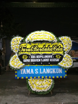 Papan Bunga Duka di Pungkur